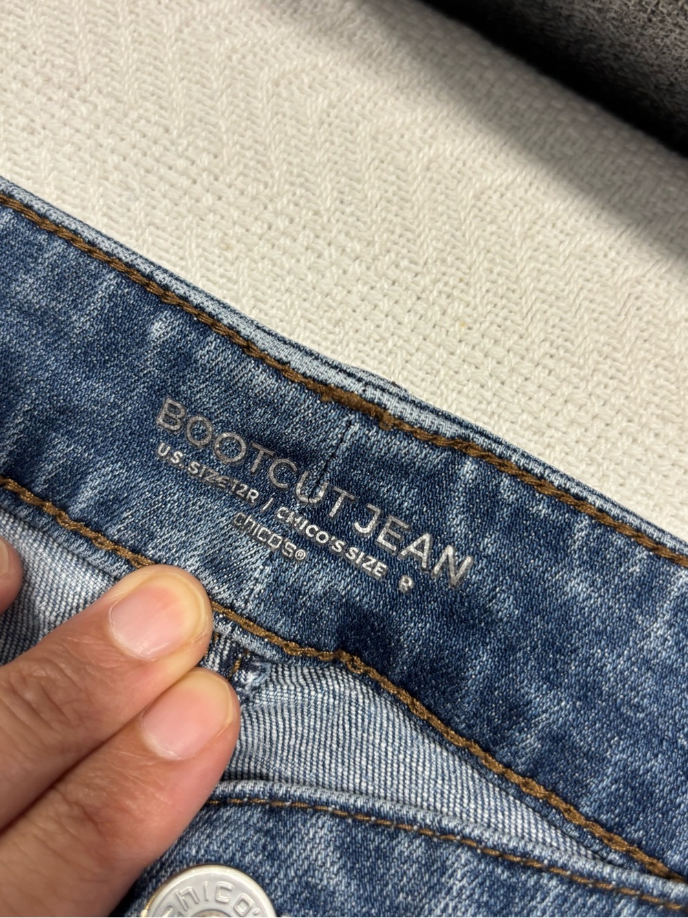 🦋Chico's Medium Blue Cropped Straight Jeans - Picture 7 of 12